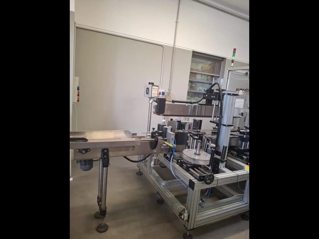 Photo #6 of Used labeling machine with capsuler – 2000 bph