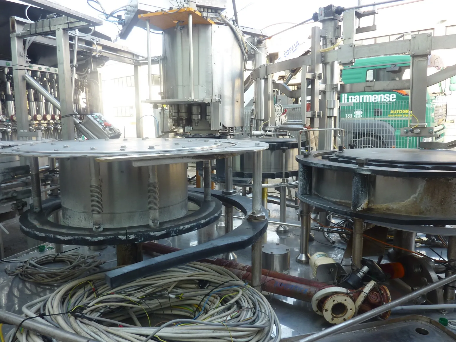 Photo #5 of Used overhauled filling triblock Sarcmi – Simonazzi Bluestar 24000 bph