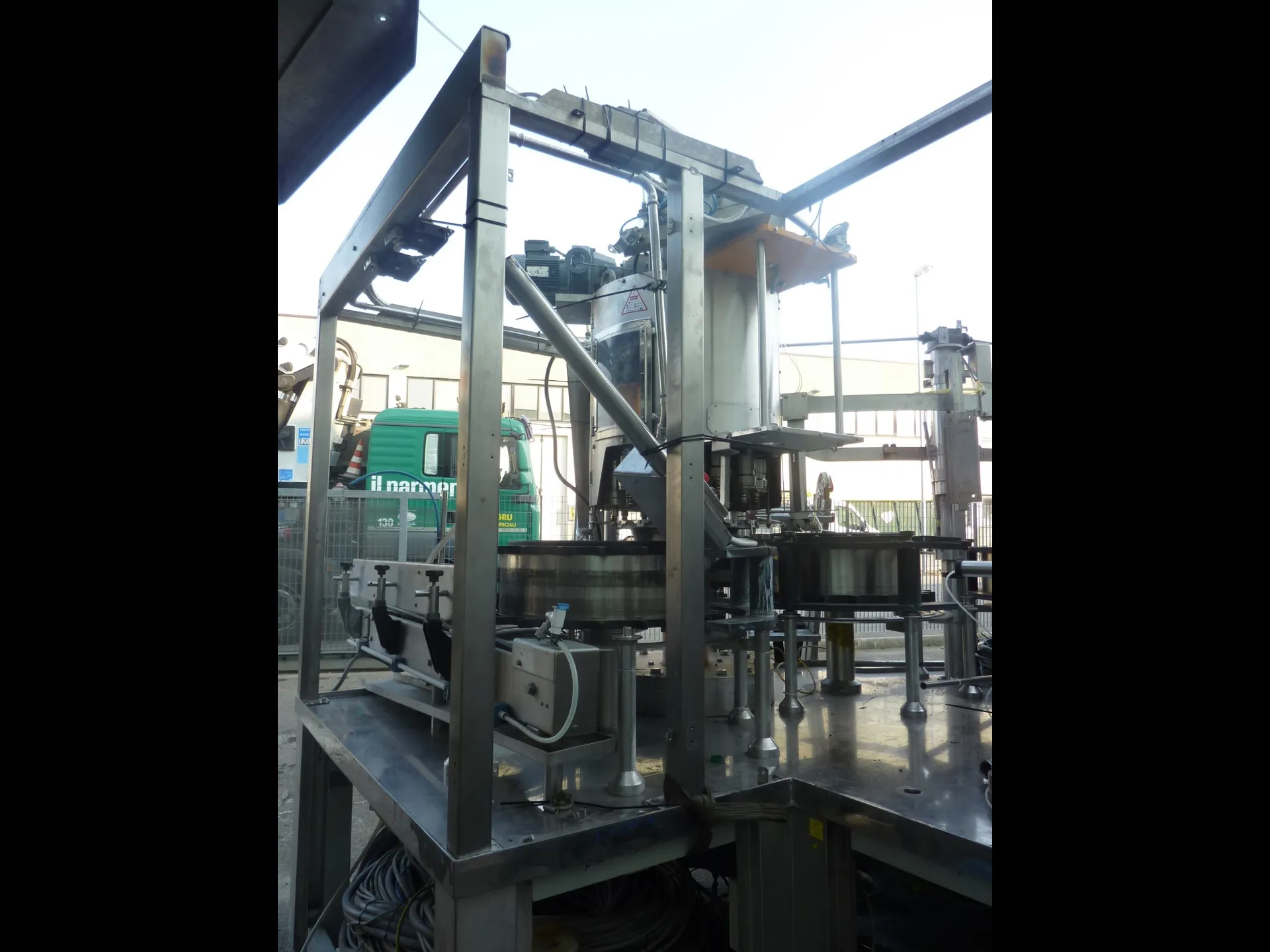Photo #11 of Used overhauled filling triblock Sarcmi – Simonazzi Bluestar 24000 bph