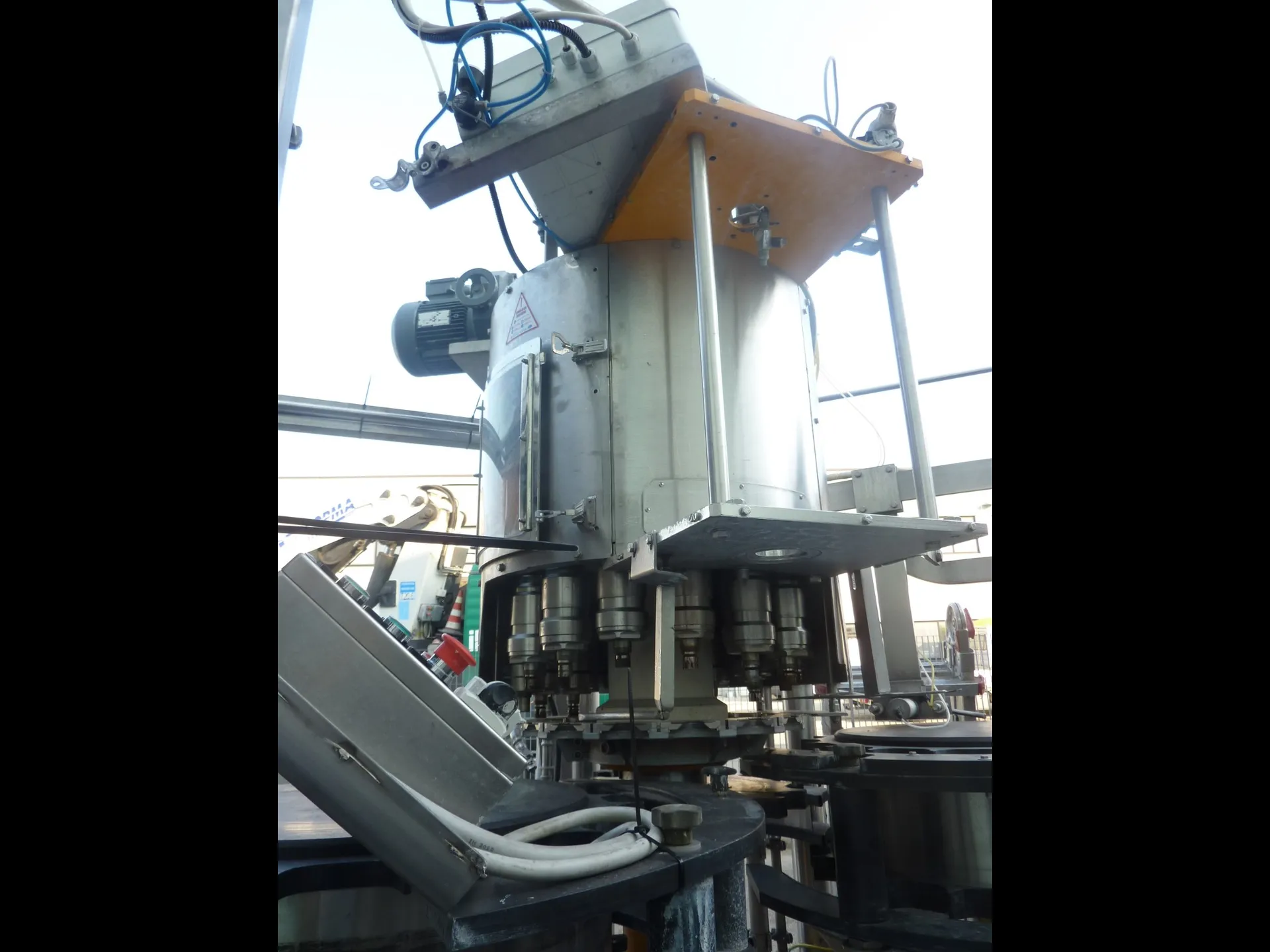 Photo #12 of Used overhauled filling triblock Sarcmi – Simonazzi Bluestar 24000 bph