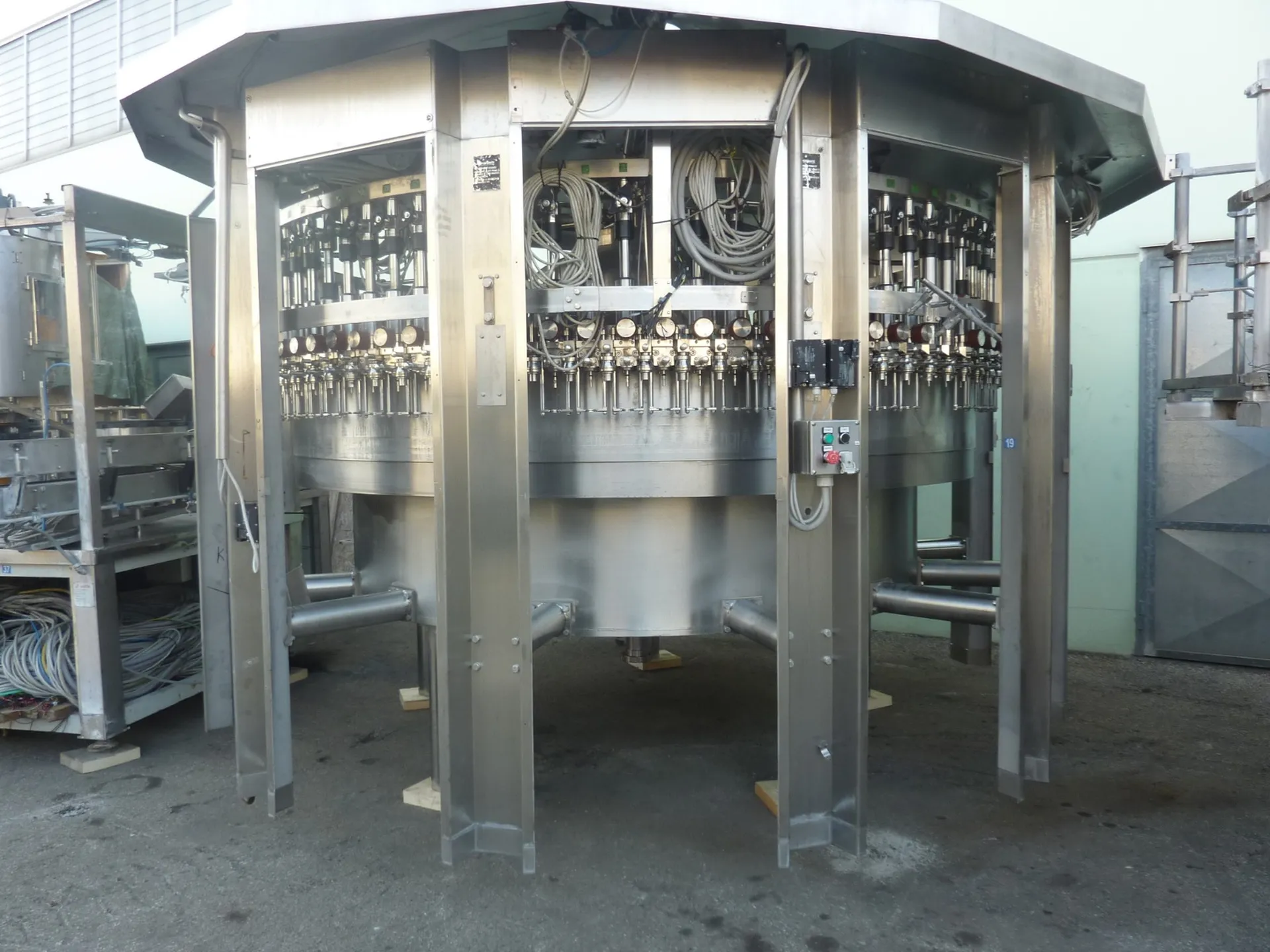 Photo #13 of Used overhauled filling triblock Sarcmi – Simonazzi Bluestar 24000 bph