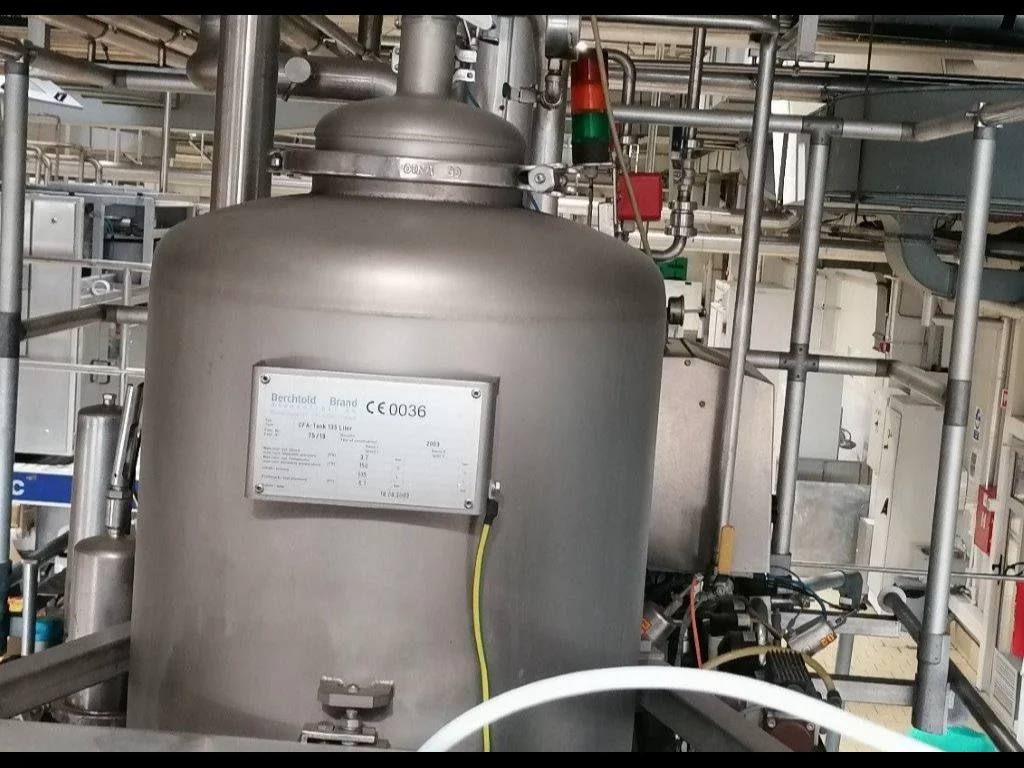 Photo #6 of Used SIG Comibloc fruit juice filling line 2004 – 5000 cartons/hour