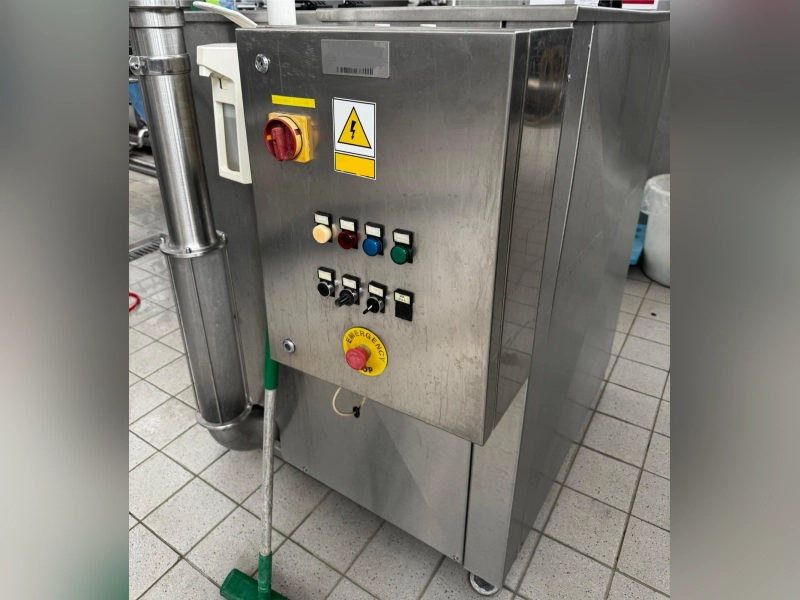 Photo #12 of Used complete water bottling line for PET bottles year 2010 – 16,000BPH