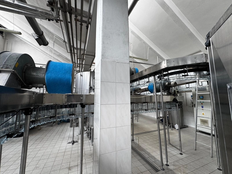 Photo #14 of Used complete water bottling line for PET bottles year 2010 – 16,000BPH