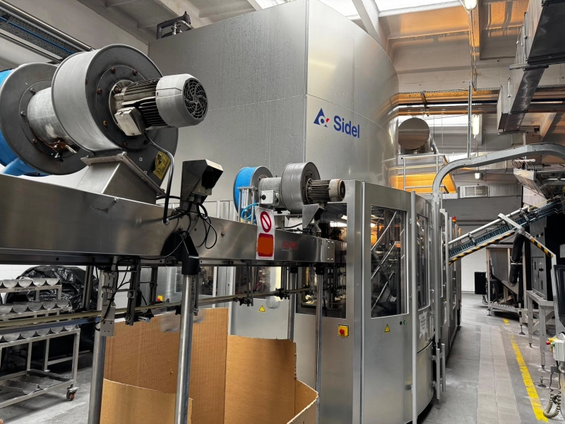 Photo #27 of Used complete water bottling line for PET bottles year 2010 – 16,000BPH