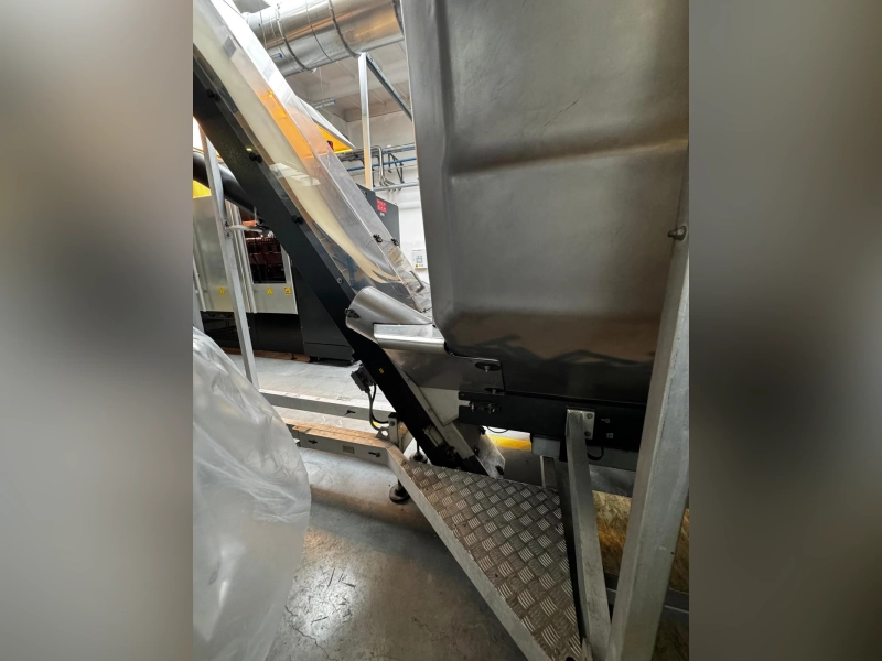 Photo #31 of Used complete water bottling line for PET bottles year 2010 – 16,000BPH